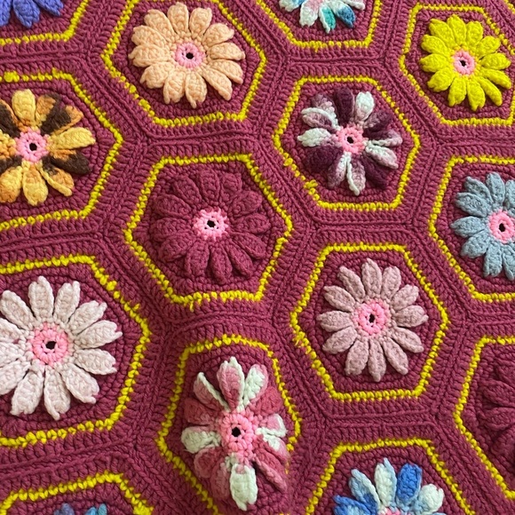 Cottage Core hand knit Colorful Crochet Flower Afghan throw - Picture 4 of 13